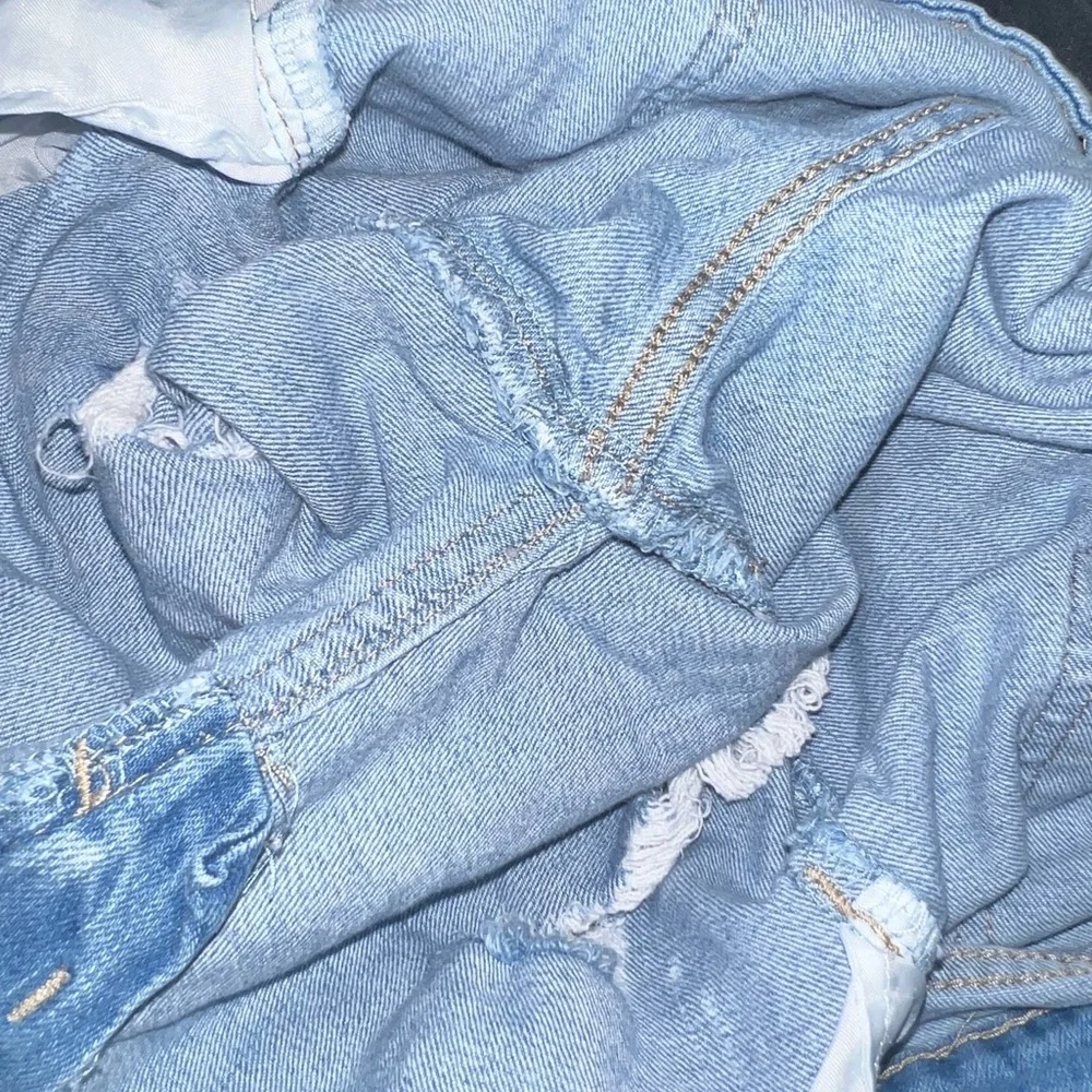 Cover Girl Distressed Denim Bermuda Jean Shorts High Waist Stretch Sz 11/12 EUC